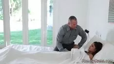 Riproduci Quando i numeri da ordinare, katya desidera fare qualsiasi cosa per tirarne fuori.