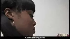 Reproducir los adolescentes negros africanos follan en un partido político de sexo grupal 10