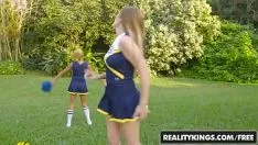 Reproducir Worldworld-beaters - aguantamos juntos - dame un oh star gold grey y selena sosa