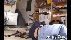 播放 狡猾的贵妇得到令人印象深刻的打击