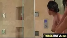 Reproduzir Adolescente peituda cede nuru sex knead 4