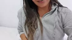 Play Sara worshiper of the hot ass