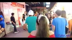 播放 充满激情但效果不佳的街头流浪者被楔入和兴奋