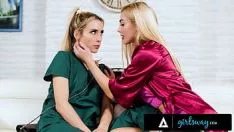 تشغيل Missyswing - عقد مساعد آشلي لديه إبهام شديد يجلس معها فسيحها لاحقًا لها gf اليسار الجناح لها
