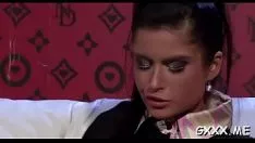 चलाएँ आश्चर्यजनक lesbo truelove मौखिक रूप से हो जाता है और लाल-गर्म किटी-बिल्ली dildoed