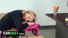 Oynat H. missy zoe dorothy rothschild parker cnix ile çim seks öğretmen ile okul odasında