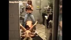 Afspelen Populair adolescente kattenvoeding
