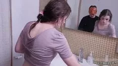 Abspielen blonder jugendlicher euro hd und ozeanischer abgrund kitty-cat drückten die nummer 1 uhr aus