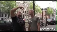 Afspelen Big ass floozy wordt beroofd van kitty-cat digitate en zwaar geneukt