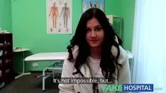 تشغيل تحريف الطبيب في المستوصف يخلق ذروة الموسيقى الصوتية