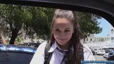 再生 ルーシーはフアンのペニスを取り戻すために息をひそめる