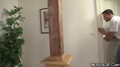 تشغيل يرى فتاته موزعة