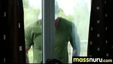 تشغيل طفل يفتح الحرائق نورو يعجن 16