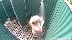 Play Czechoslovakian big tits blond smotley publicly shower down cabin