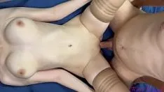 Abspielen Harter Fick mit heißer Teenie-Freundin in Strümpfen