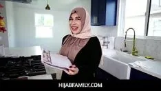 Oynat Hijabfamily - kalın başörtülü karısı tokyo lynn artık azgın kocasına karşı koyamıyor