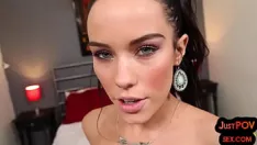 Reproducir Pov mediumboobed amateur babe primer follada después de oral