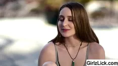 تشغيل مثير مثليه أصدقاء كس و الحمار لعق في الهواء الطلق مجموعة الجنس