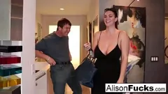Reproduzir Encontro surpresa da peituda Alison Tyler: sexo hardcore e gozada facial