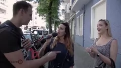 تشغيل الساخنة شقراء آني أورورا يعطي الشارع الرجل اللسان مشبع بالبخار