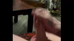 Abspielen Der junge Hengst bekommt heute seinen dritten Cumshot