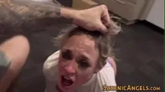 Riproduci Busty Dee Williams gode di un'intensa sessione anale e profonda