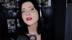 Oynat Lou Nesbit ve Lia Louise ile Alman Cuckold konuşması