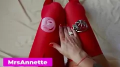 Redare Mistress paradează celula nouă la sclavul ei de castitate
