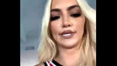 Abspielen Lindsey Pelas lecken ohne fremde Hilfe aus