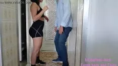 تشغيل امرأة متزوجة تشق الاقتصاد مع البواب