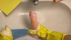 Putar Wanita seksi dari rumah mencuci dildo kemudian kucing-kucingnya